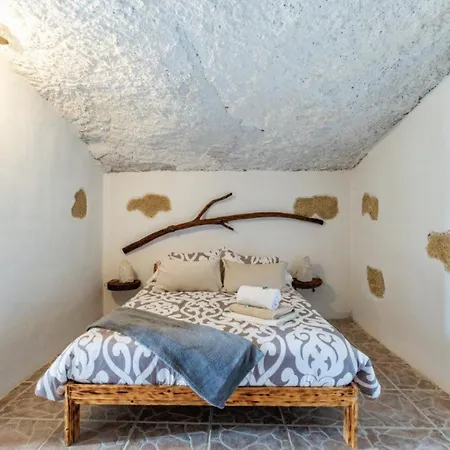 Nyaraló Cave Experience *